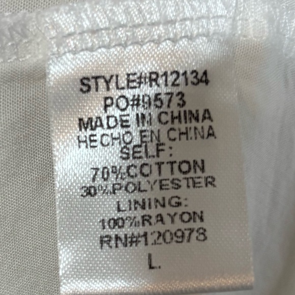 Entro White‎ Lace Jumpsuit with Plunging V-Neck - Picture 5 of 6